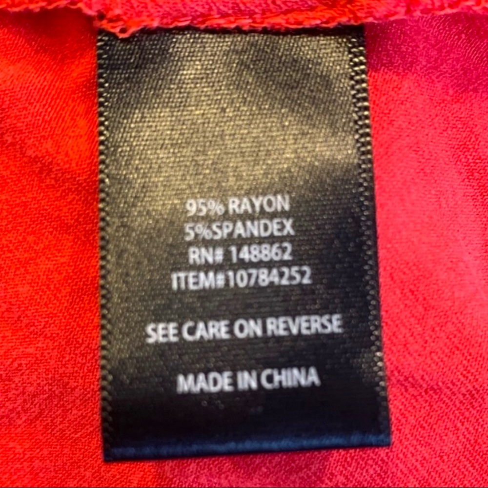 TORRID | 3 | Red Knit Dress with ruching - Picture 4 of 5